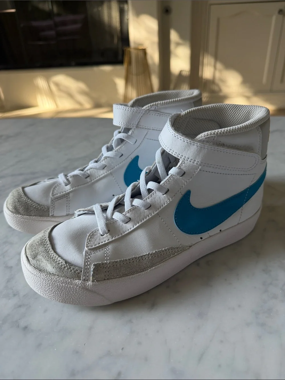 Nike Kids White High-Top Sneakers with Blue Swoosh size 3